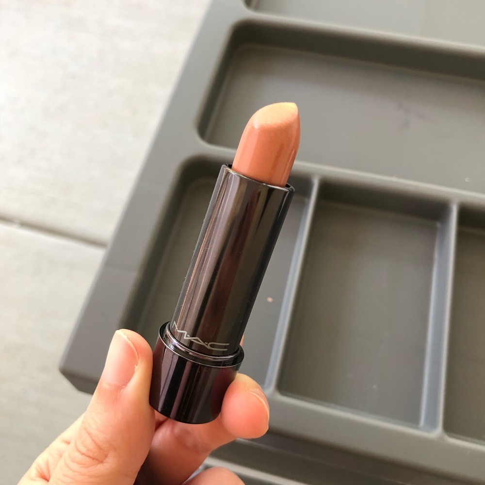 Mac lipstick in soft pout